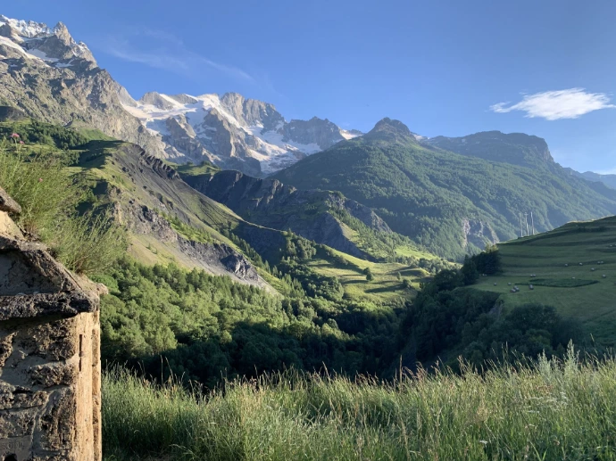 La montagnedevient une matière à observer, à expérimenter et à penser.