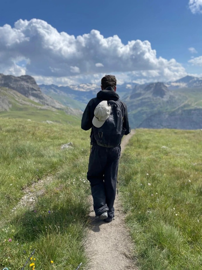 Marcher ne sert pas à aller quelque part, mais à rester vivant. Le cerveau en profite autant que le cœur. 